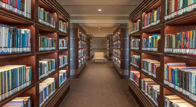 Kars Halk Kütüphanesinde 162 bin 318 kitap bulunuyor