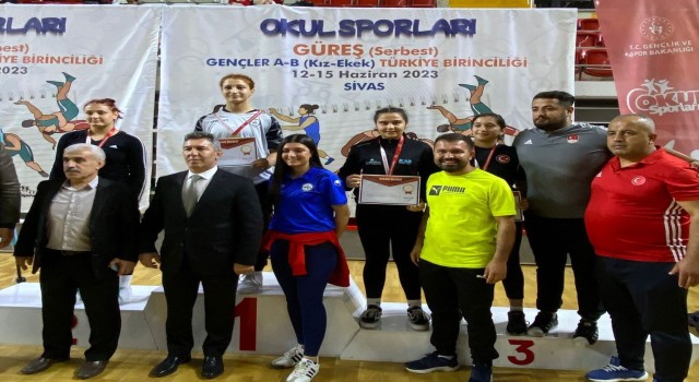 Kaş Belediye Spor, Türkiye Güreş Şampiyonasında 3 madalya kazandı