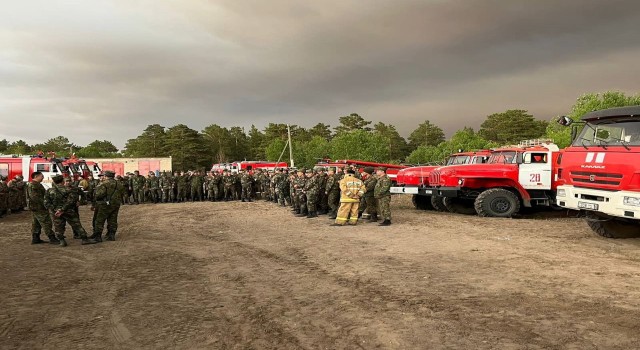 Kazakistandaki yangın bölgesine takviye ekip ve asker gönderildi