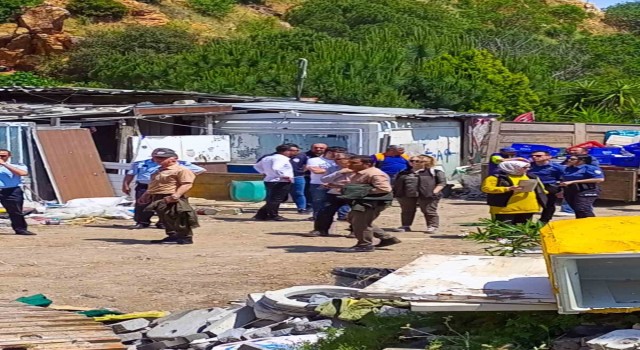Kınalıadada kaçak yapılar yıkıldı