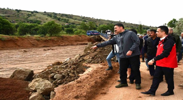 Kırıkkalede sel: Dereler taştı, evleri ve ahırları su bastı