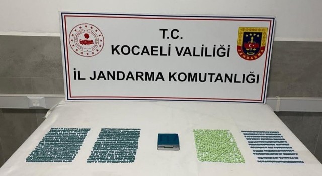 Kocaelide bir iş yerinde bin 678 tane uyuşturucu hap ele geçirildi