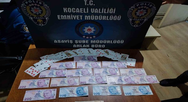 Kocaelide kumar oynayanlara baskın