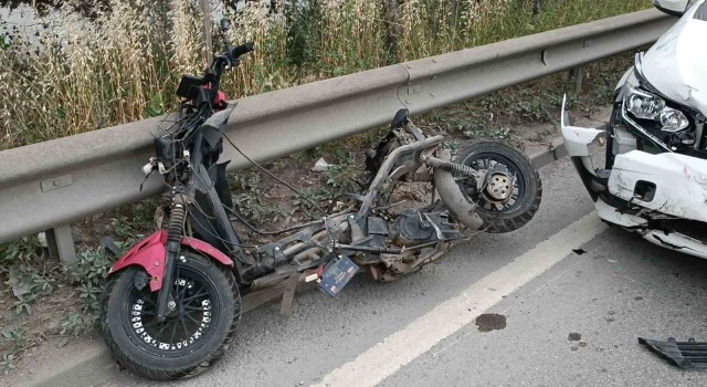 Kocaelide motosiklet bariyerlere çarptı: 1i ağır 2 yaralı