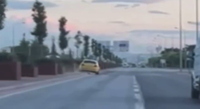 Konyada ticari taksi takla attı, ölümlü kaza anbean kameraya yansıdı
