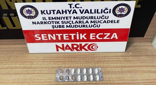 Kütahyada bir adreste yapılan aramada uyuşturucu hap ele geçirildi