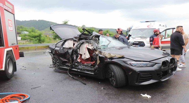 Kuzey Marmara Otoyolunda feci kaza: 2si ağır, 3 yaralı