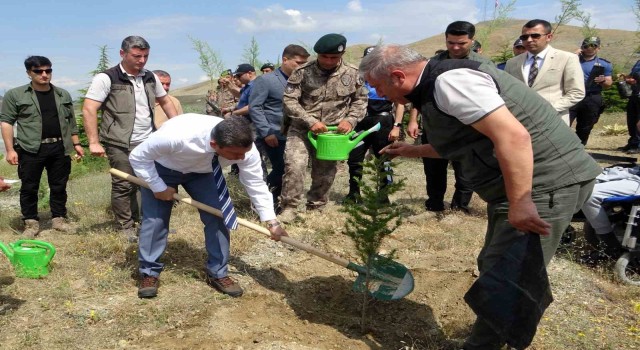 Malatyada depremde kaybedilen her çocuk için bir fidan dikildi