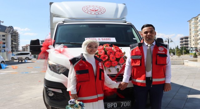 Mobil Sosyal Hizmet Aracı gelin arabası oldu