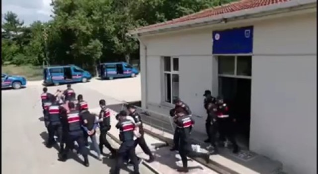 Motosiklet hırsızları yakalandı