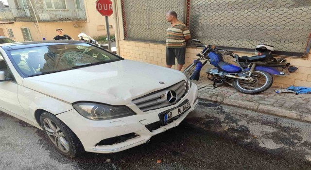 Motosikletle çarpıştı, ağır yaralı sürücüyü olay yerinde bırakıp kaçtı