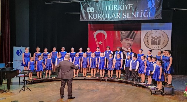 Nilüferin Çocuk ve Gençlik Korolarına ödül