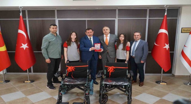 Öğrenciler, topladıkları atık yağlar ile engellilere umut oldu