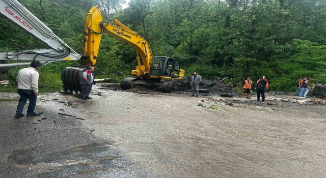 Ordu Aybastıda sağanak etkili oldu, dere taştı