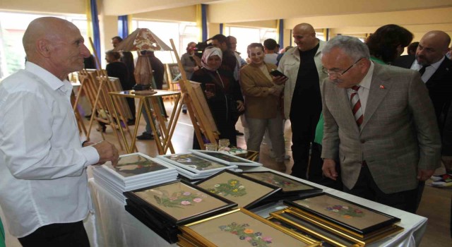 Orduda huzurevi sakinleri hünerlerini sergiledi: Elde edilen gelir depremzedelere bağışlanacak