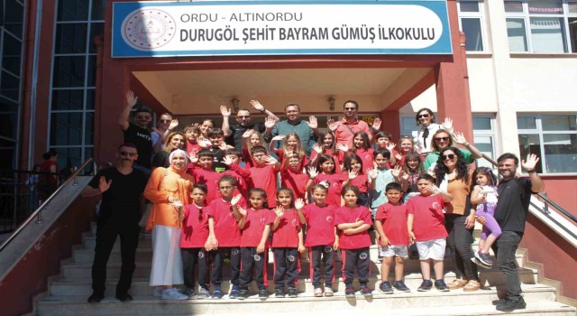 Orduda ikiz öğrencilerin karne heyecanı