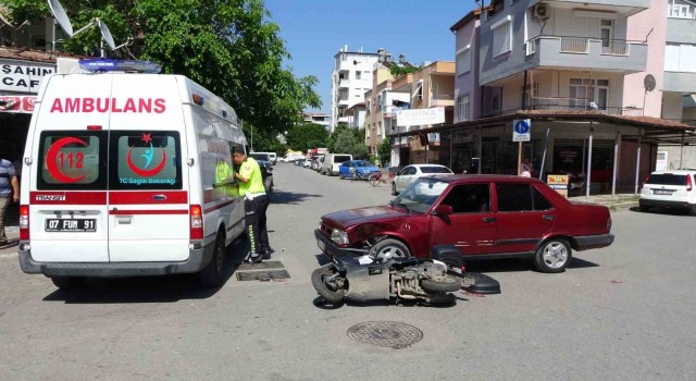 Otomobil ile motosiklet çarpıştı:1 yaralı