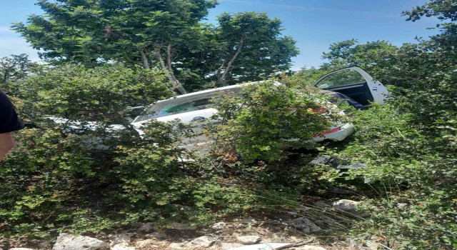 Otomobil makilik alana uçtu; 1 yaralı