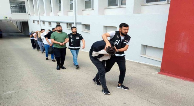 Piyasaya yüzlerce sahte altın süren şüphelilerden 4ü tutuklandı