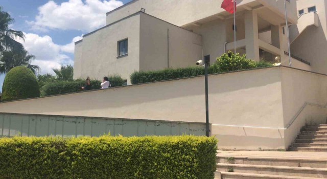 Plajdan çanta çalan hırsızlar adli kontrol şartı ile serbest bırakıldı
