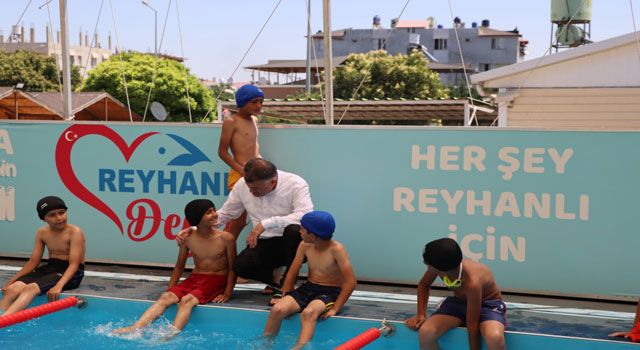 Reyhanlı'da Ücretsiz Yüzme Havuzu Açıldı