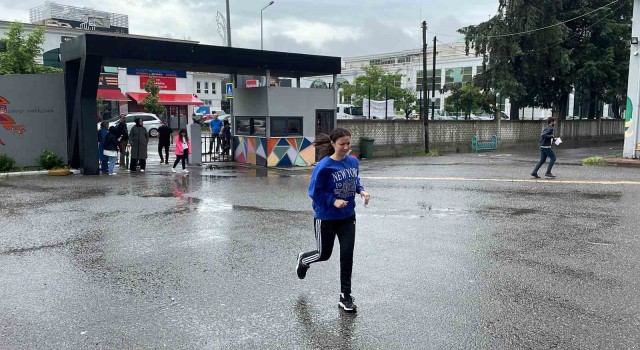 Sakaryada bazı adaylar sınava koşarak son dakikada yetiştiler