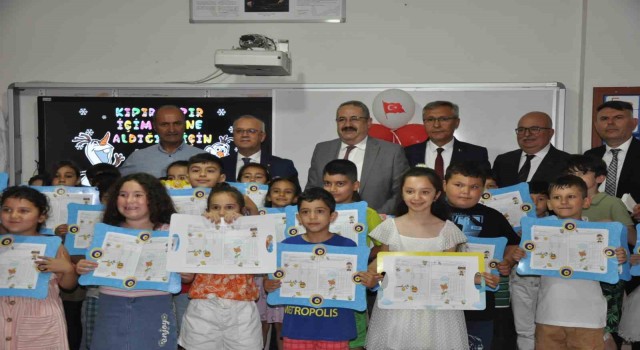 Salihlide 27 bin 483 öğrenci yaz tatiline çıktı