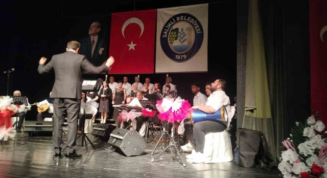 Salihlide Türk Halk Müziği rüzgarı esti