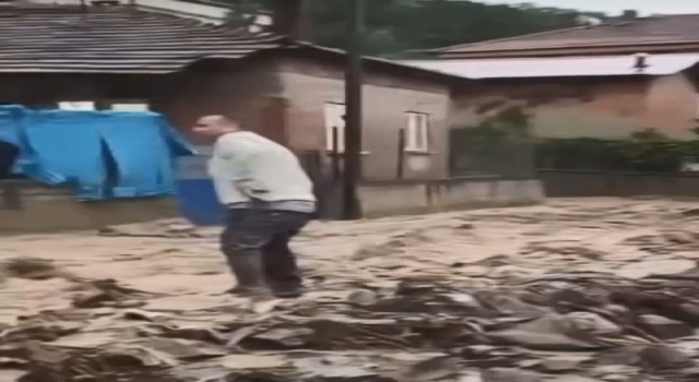 Samsunda sağanak su baskınlarına sebep oldu