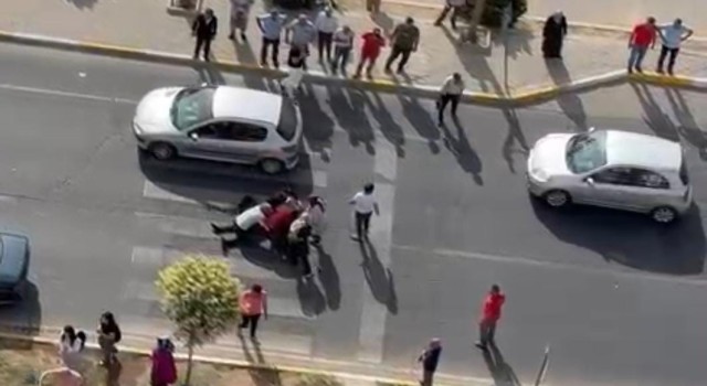 Şanlıurfada otomobilin çarptığı yaya yol ortasında dakikalarca yardım bekledi