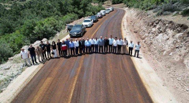 Saruhanlıda grup yolları asfaltlanıyor