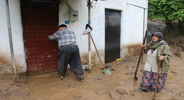 Selden etkilenen yaşlı çift yaşadıkları korku dolu anları anlattı