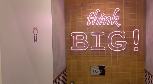Şişlideki ünlü bir alışveriş merkezinde LGBT skandalı