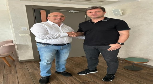Spor Toto 1. Ligin yeni ekibi Kocaelispor, Ertuğrul Sağlama emanet