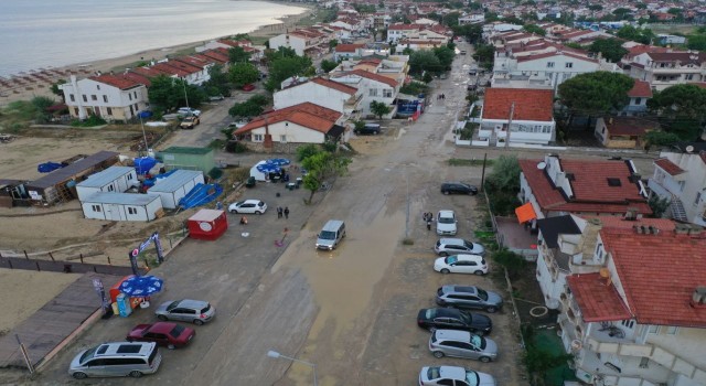 Tatil beldesi Erikli sular altında kaldı