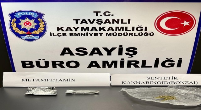 Tavşanlıda durdurulan araçta uyuşturucu ele geçirildi