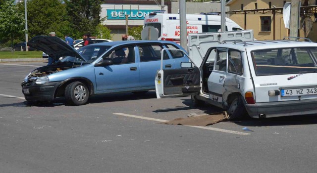 Tavşanlıda trafik kazası, 2 yaralı