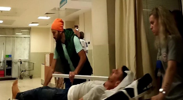 Tır ile otomobil kafa kafaya çarpıştı: 3 yaralı