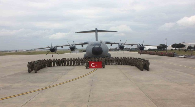 Türk askerinden Kosovaya takviye sürüyor