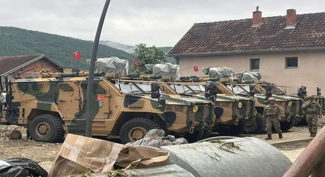 Türk komandoları Kuzey Mitroviçada
