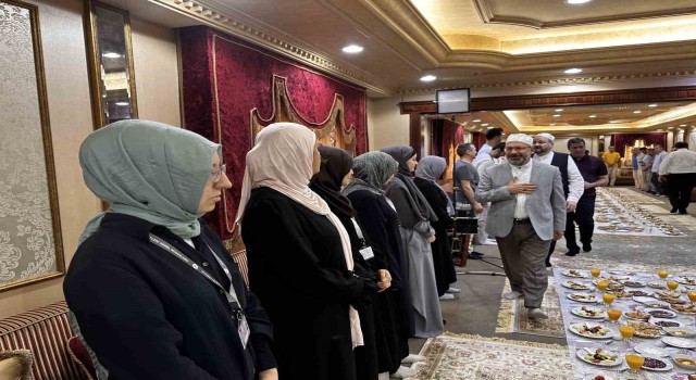 Türkiyeden gelen hacıların yaş ortalaması 62 oldu