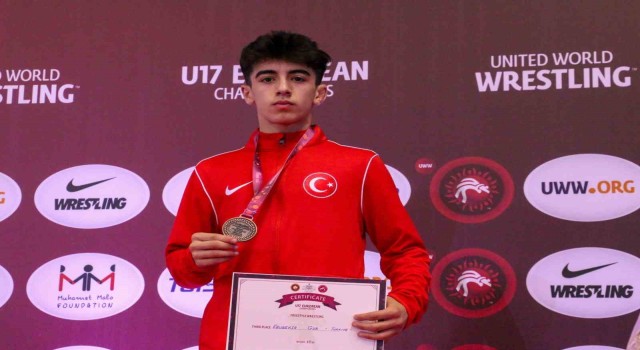 U17 Avrupa Güreş Şampiyonasında millilerden 14 madalya