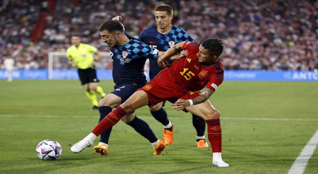 UEFA Uluslar Liginde şampiyon İspanya