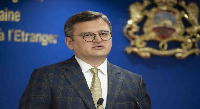 Kuleba: “Bizim için Rusyada birinin Putine meydan okumaya cüret etmesi an meselesiydi