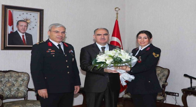 Vali Özkan: “Jandarma Teşkilatımız, depremlerden sonra yaraların sarılmasında önemli bir rol aldı”
