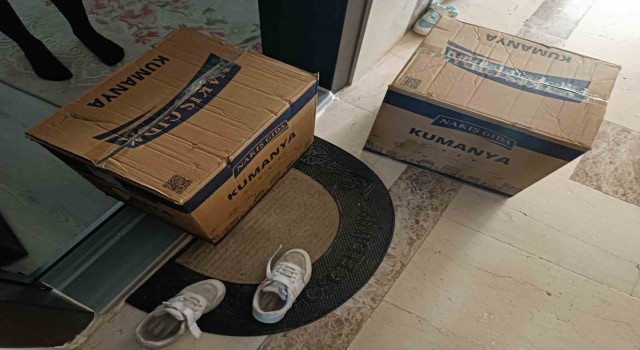Vanli Amcandan dar gelirli ailelere gıda yardımı