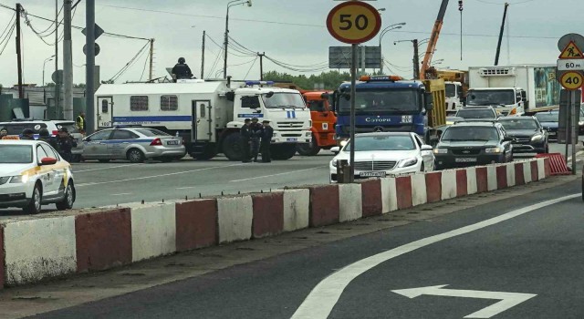 Wagner askerlerinin ilerleyişine karşı Lipetsk'te hendekler kazıldı