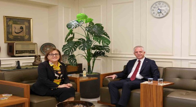 Yeni İstanbul Valisi Gül, Fatma Şahine veda ziyaretinde bulundu