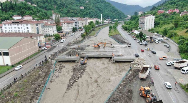 Yeniden ayağa kaldırılan Bozkurt, seli yarasız atlattı