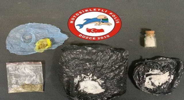 Yunus timlerinden uyuşturucuya geçit vermiyor